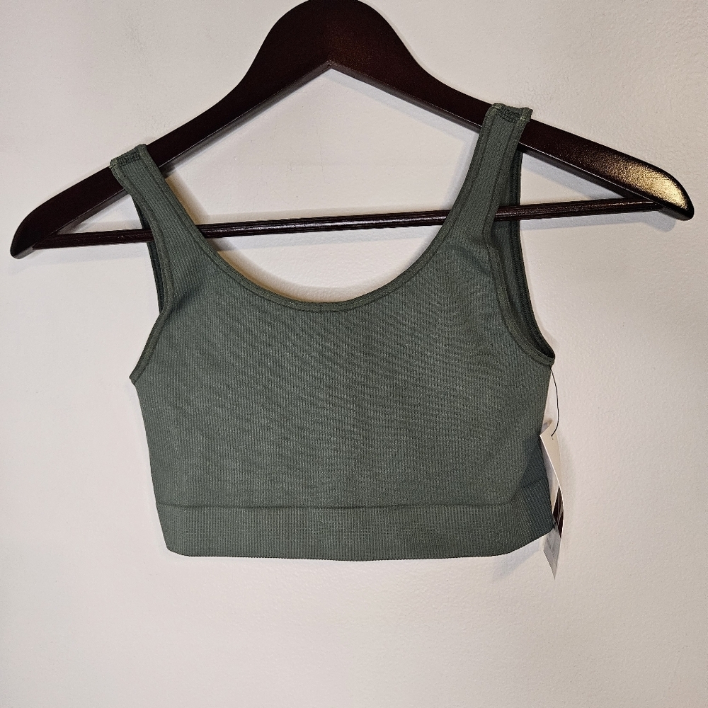 CAPEZIO Safari Green Seamless Ribbed Bra Top Medium/Large Dance Activewear NWT